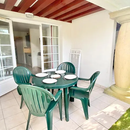 Apartment T2 Au Coeur Du Golf Avec Piscine Entre & Ocean - Menage Inclus *