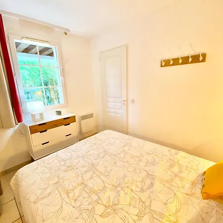 Apartment T2 Au Coeur Du Golf Avec Piscine Entre & Ocean - Menage Inclus *